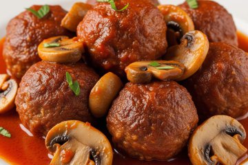 Albóndigas en Salsa con Setas